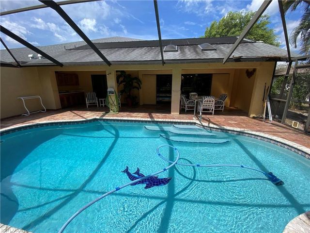 19966 Lake Vista CIR, Lehigh Acres, FL 33936