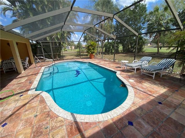 19966 Lake Vista CIR, Lehigh Acres, FL 33936