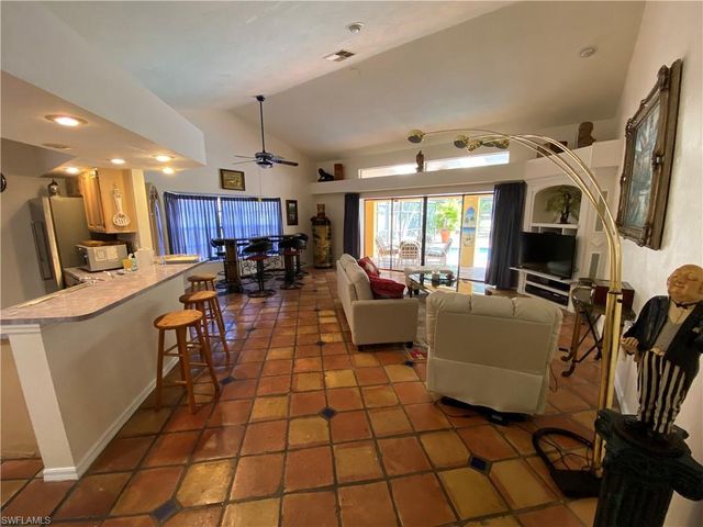 19966 Lake Vista CIR, Lehigh Acres, FL 33936