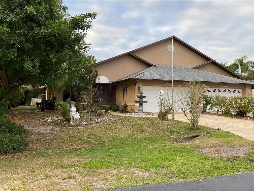 19966 Lake Vista CIR, Lehigh Acres, FL 33936