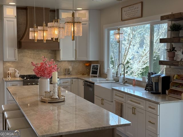 205 Highlands Drive, Woodstock, GA 30188