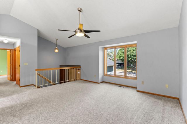 2824 Mckinley Drive, Woodbury, MN 55125