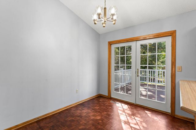 2824 Mckinley Drive, Woodbury, MN 55125