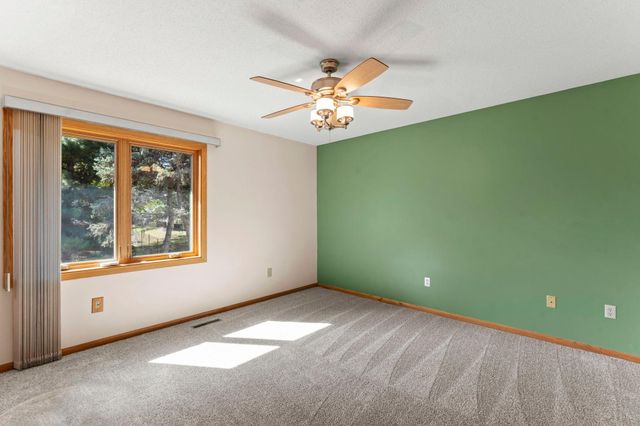 2824 Mckinley Drive, Woodbury, MN 55125