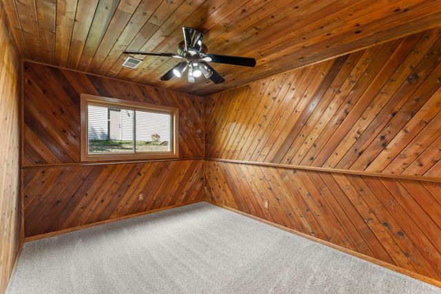 2824 Mckinley Drive, Woodbury, MN 55125