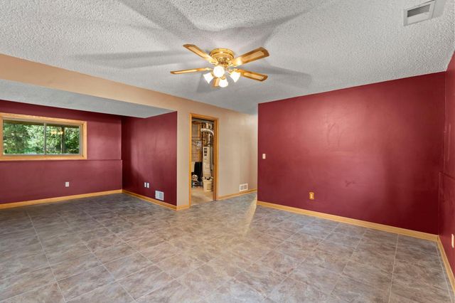 2824 Mckinley Drive, Woodbury, MN 55125