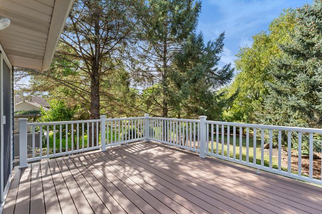 2824 Mckinley Drive, Woodbury, MN 55125