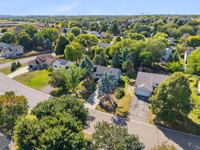 2824 Mckinley Drive, Woodbury, MN 55125