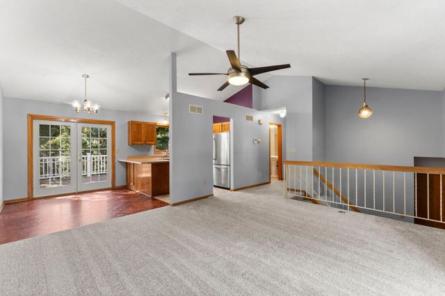 2824 Mckinley Drive, Woodbury, MN 55125