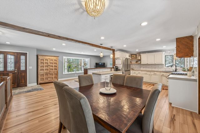 1610 Briarwood Avenue, Mahtomedi, MN 55115