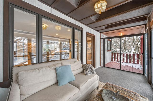 1610 Briarwood Avenue, Mahtomedi, MN 55115