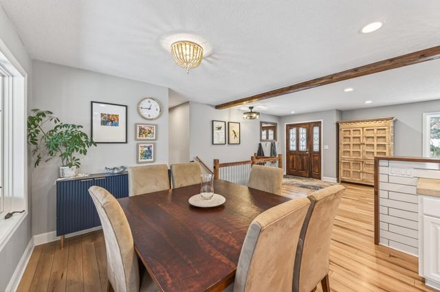 1610 Briarwood Avenue, Mahtomedi, MN 55115