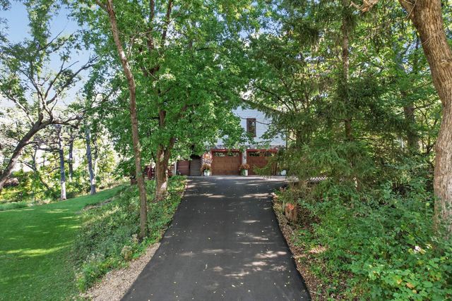 1610 Briarwood Avenue, Mahtomedi, MN 55115