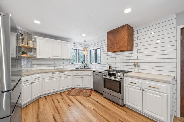 1610 Briarwood Avenue, Mahtomedi, MN 55115