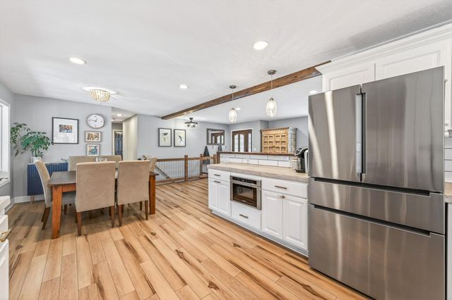 1610 Briarwood Avenue, Mahtomedi, MN 55115