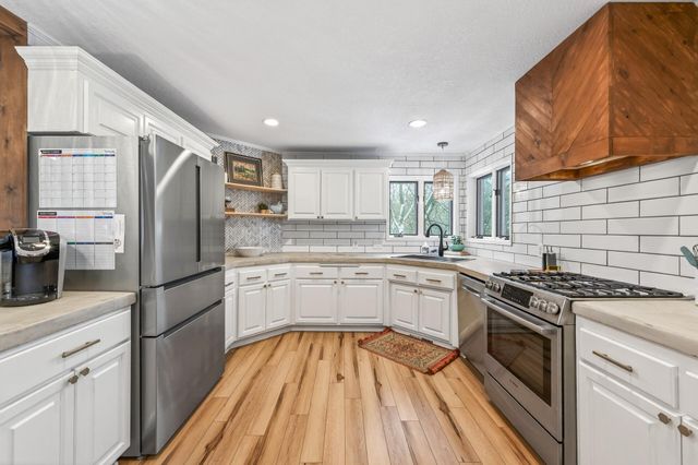 1610 Briarwood Avenue, Mahtomedi, MN 55115