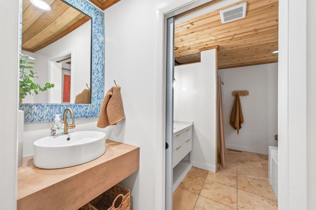 1610 Briarwood Avenue, Mahtomedi, MN 55115