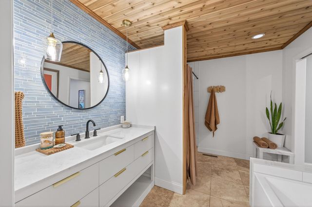 1610 Briarwood Avenue, Mahtomedi, MN 55115