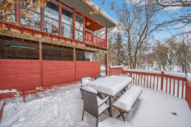 1610 Briarwood Avenue, Mahtomedi, MN 55115