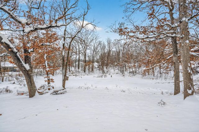 1610 Briarwood Avenue, Mahtomedi, MN 55115