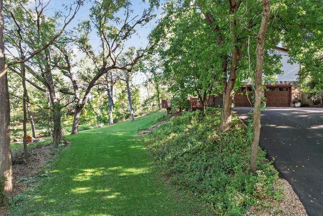 1610 Briarwood Avenue, Mahtomedi, MN 55115