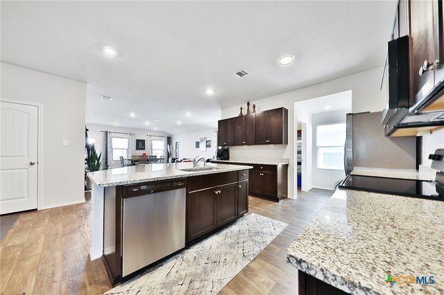 801 Cinnamon Teal, Seguin, TX 78155
