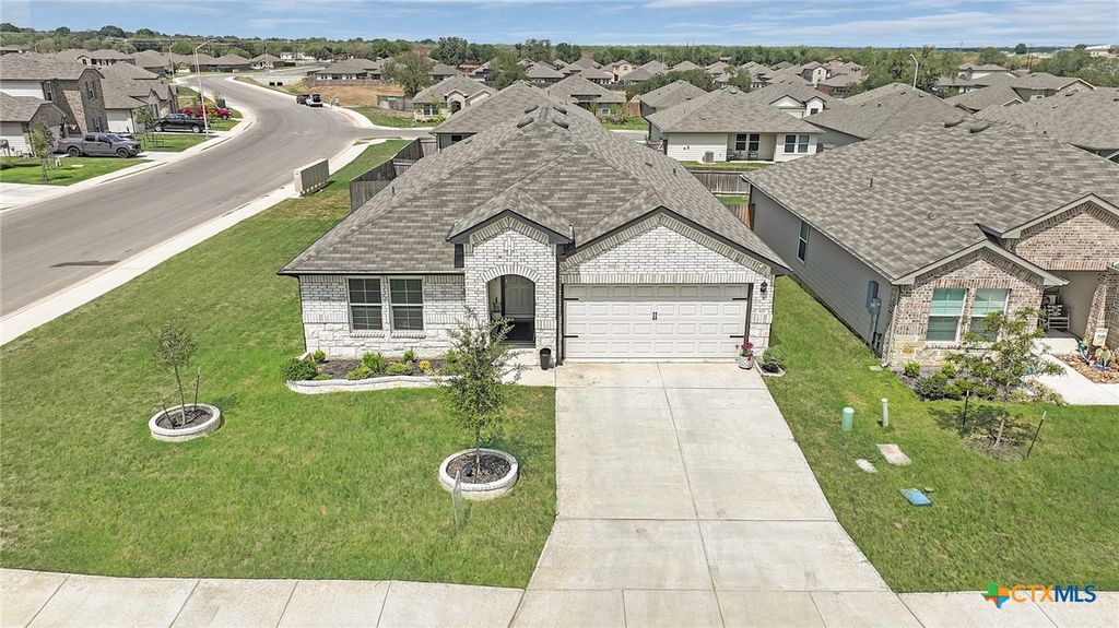 801 Cinnamon Teal, Seguin, TX 78155