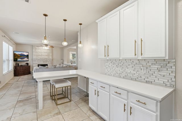 8626 Auberry Path, Helotes, TX 78203