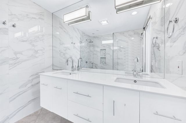 2901 Country Place Circle, Carrollton, TX 75006