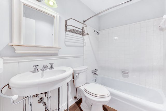 2901 Country Place Circle, Carrollton, TX 75006