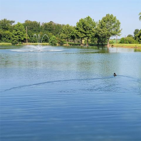 2901 Country Place Circle, Carrollton, TX 75006