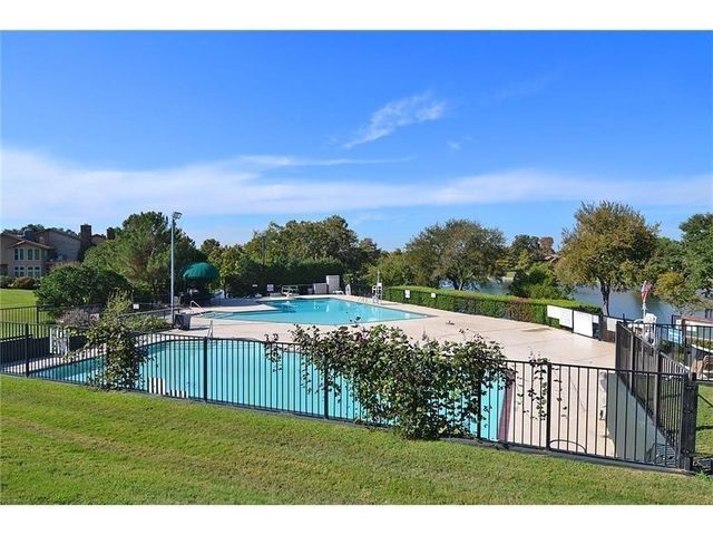 2901 Country Place Circle, Carrollton, TX 75006