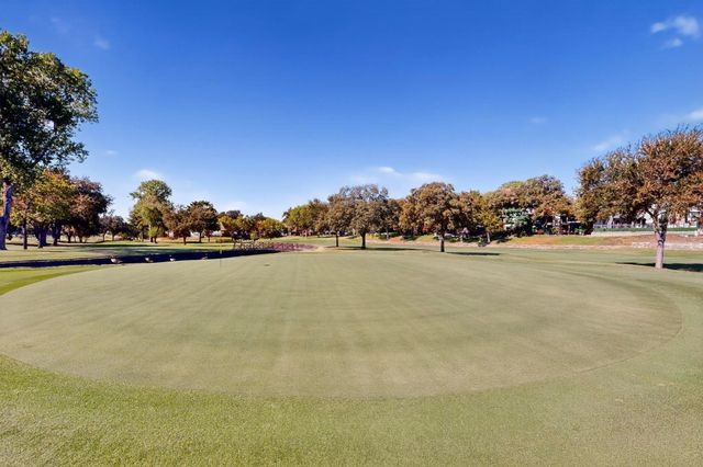 2901 Country Place Circle, Carrollton, TX 75006