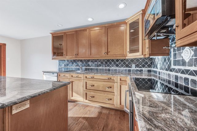 2901 Country Place Circle, Carrollton, TX 75006