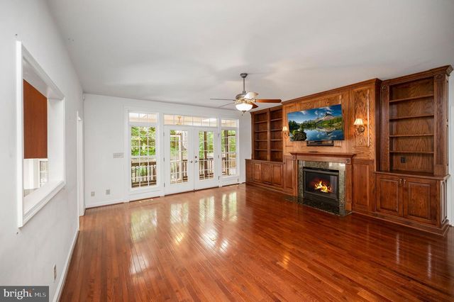909 EASTOVER PKWY, Locust Grove, VA 22508