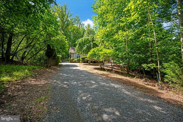 909 EASTOVER PKWY, Locust Grove, VA 22508