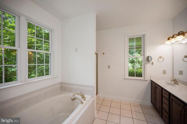909 EASTOVER PKWY, Locust Grove, VA 22508
