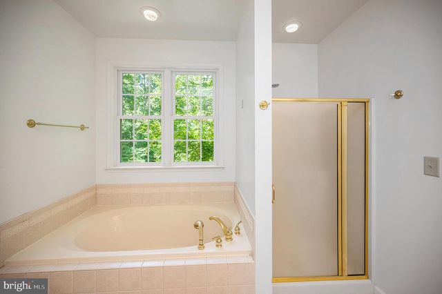 909 EASTOVER PKWY, Locust Grove, VA 22508