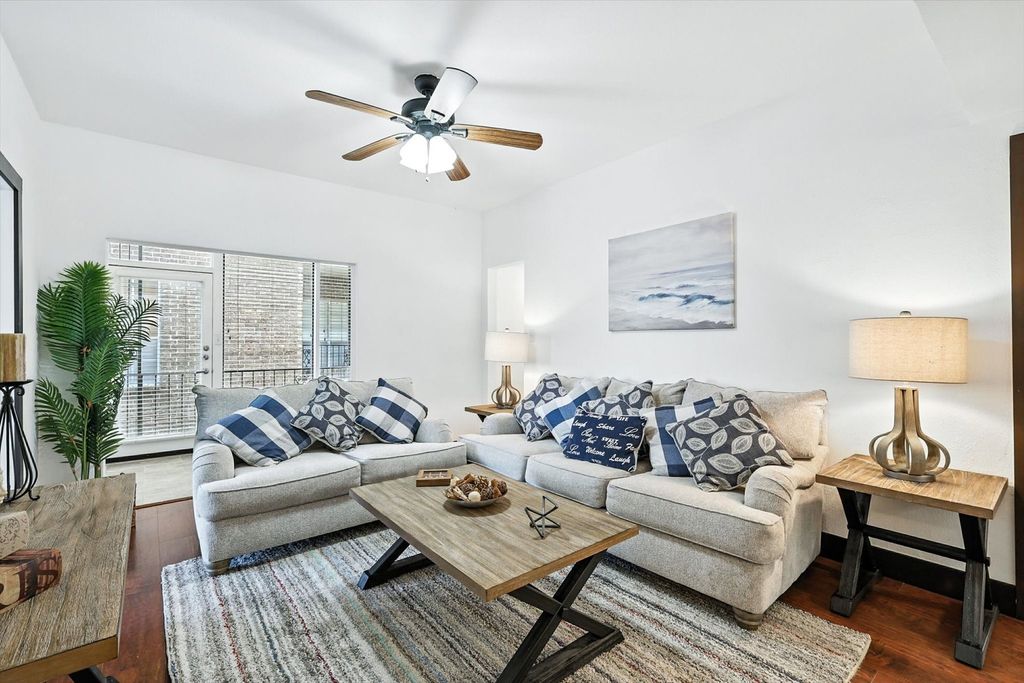 4444 Harlanwood Drive 218, Fort Worth, TX 76109