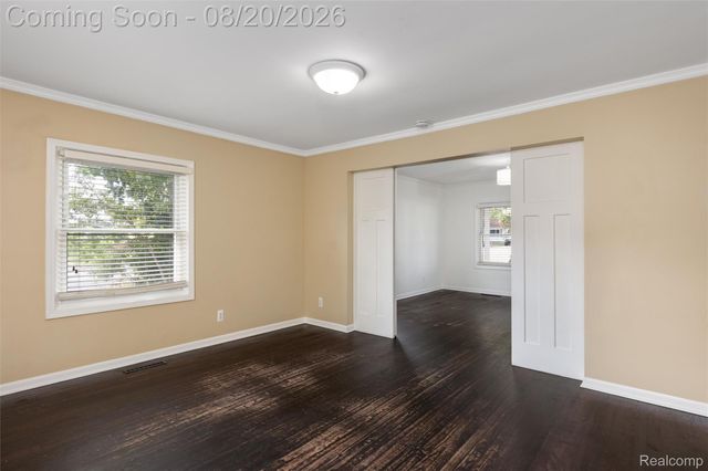 4465 S Center Road, Burton, MI 48519