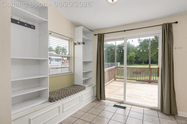 4465 S Center Road, Burton, MI 48519