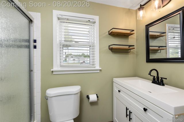 4465 S Center Road, Burton, MI 48519