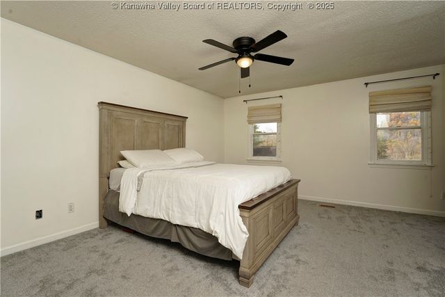 7 Good Dog Road, Charleston, WV 25312