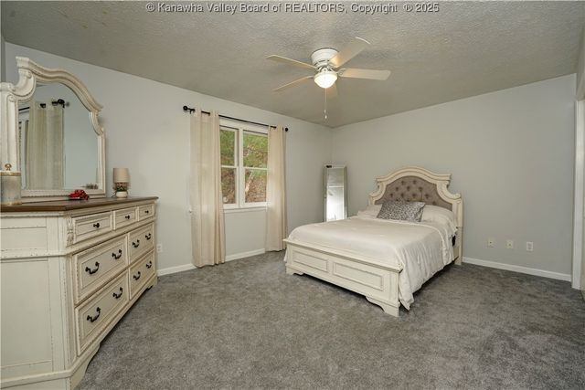 7 Good Dog Road, Charleston, WV 25312