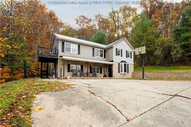 7 Good Dog Road, Charleston, WV 25312