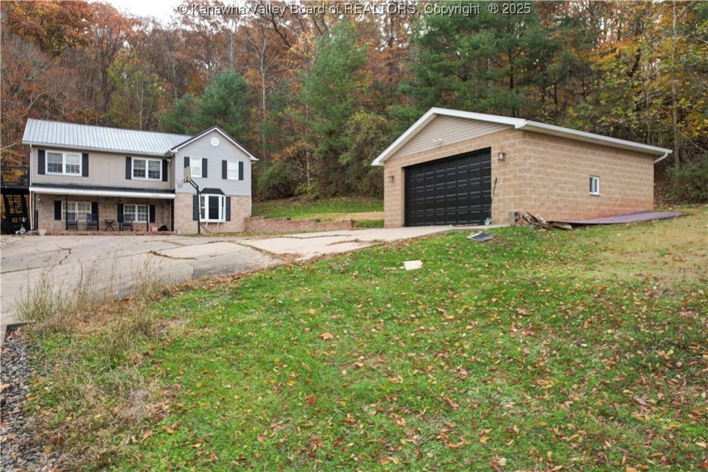7 Good Dog Road, Charleston, WV 25312