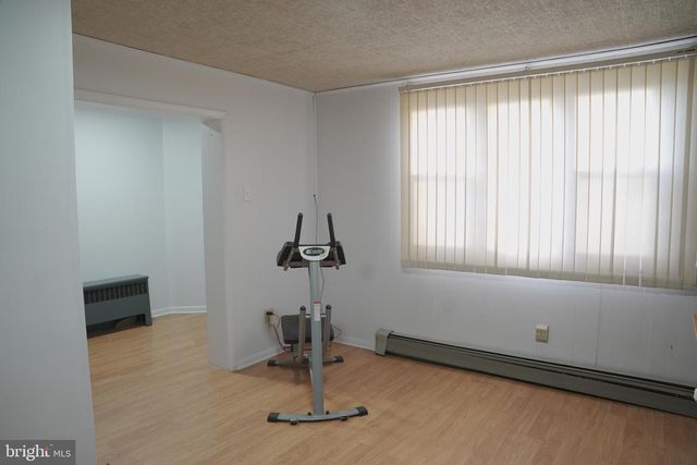 509 E MOLER AVE, Martinsburg, WV 25404