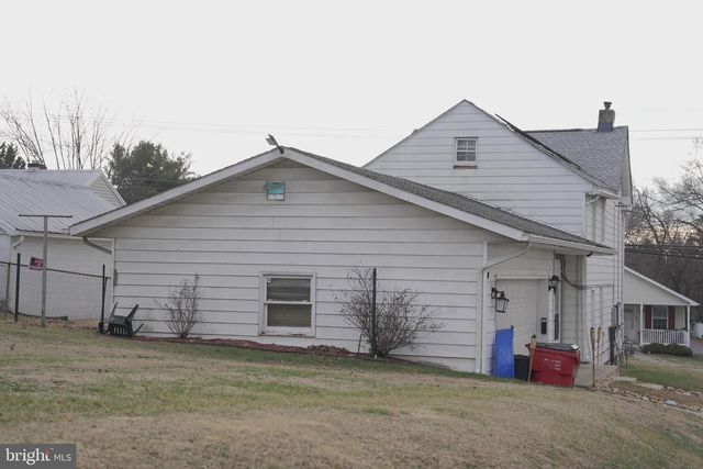 509 E MOLER AVE, Martinsburg, WV 25404