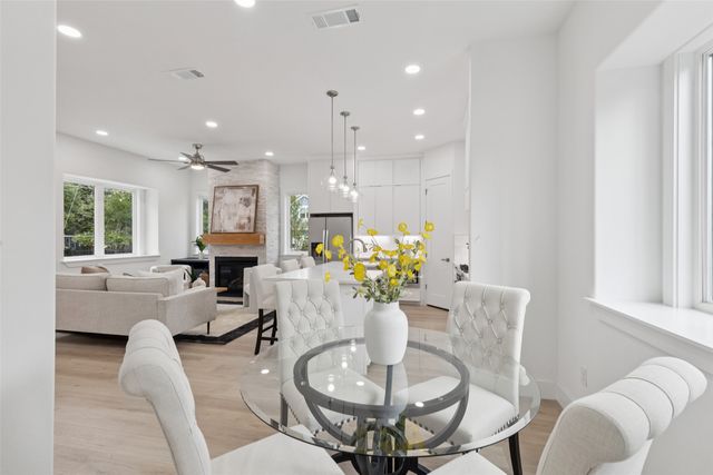 1000 W 10th Street, Dallas, TX 75208