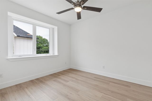 1000 W 10th Street, Dallas, TX 75208